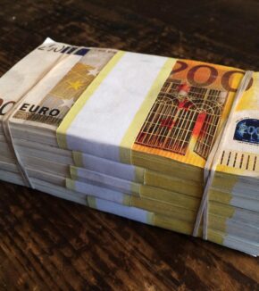 Counterfeit 200 Euro Bills